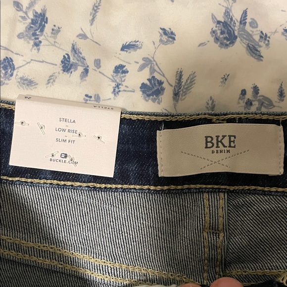NWT women’s BKE Stella stretch low rise distressed jeans exclusive buckle $69.99 - Picture 7 of 12